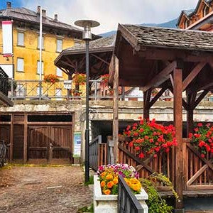 Valle Camonica la valle dei segni e a Bienno a visitare il borgo più bello d’Italia